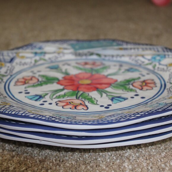Soho Loft Dinner Plate Set of 4 Melamine Blue White Coral Pink Flower Floral NWT - Picture 4 of 7